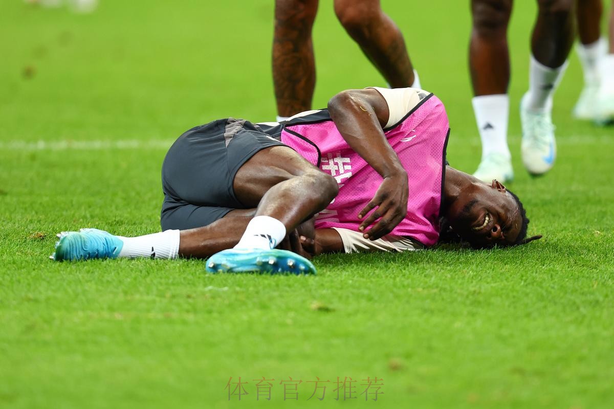 皇马官方:塞巴略斯左腿半膜肌受伤&肌腱受损 皇马官方:塞巴略斯左腿半膜肌受伤&肌腱受损